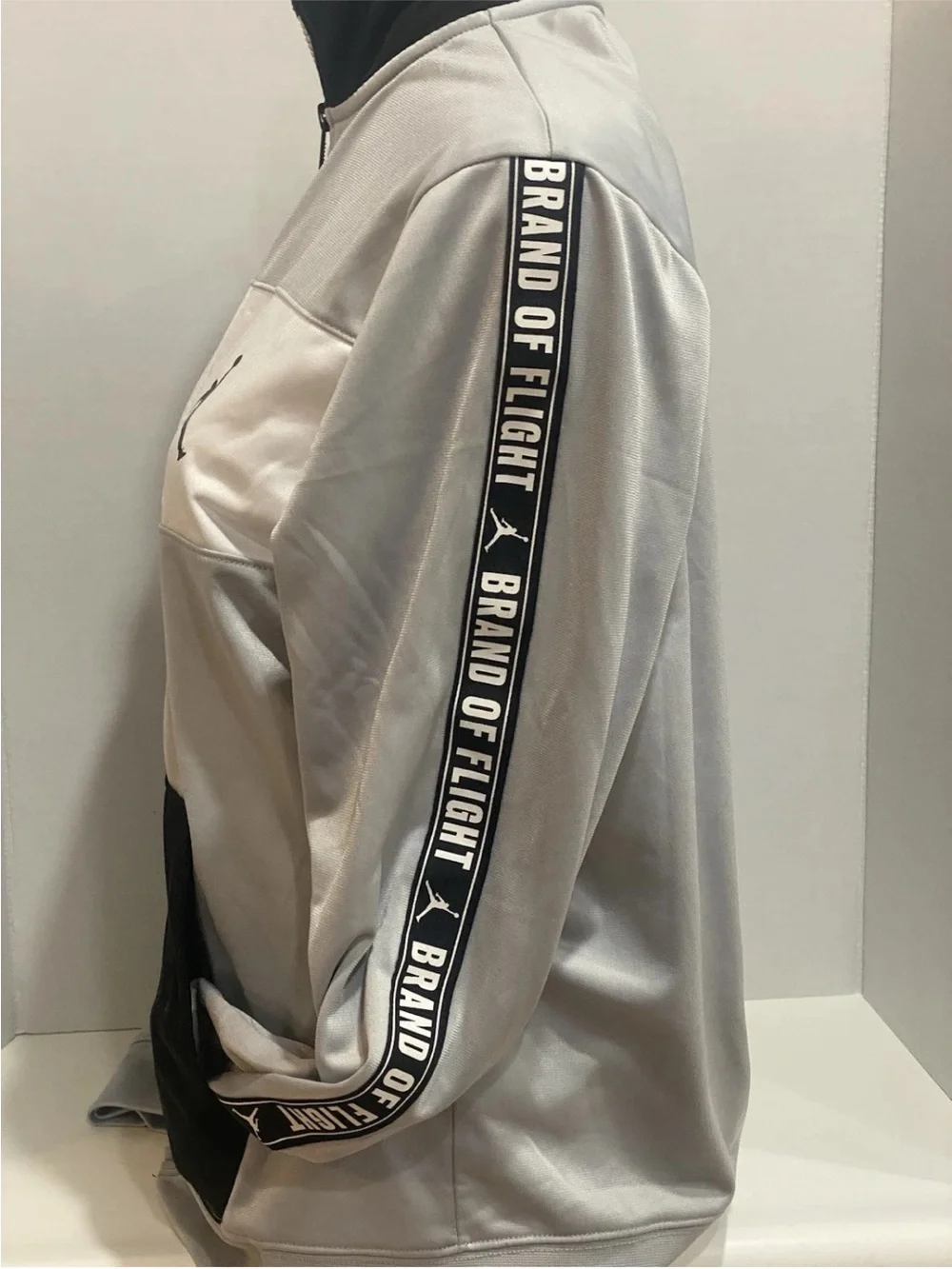 NIKE AIR JORDAN JUMPMAN BOY'S LOGO TRACK JACKET SIZE XLARGE  12-13 955475